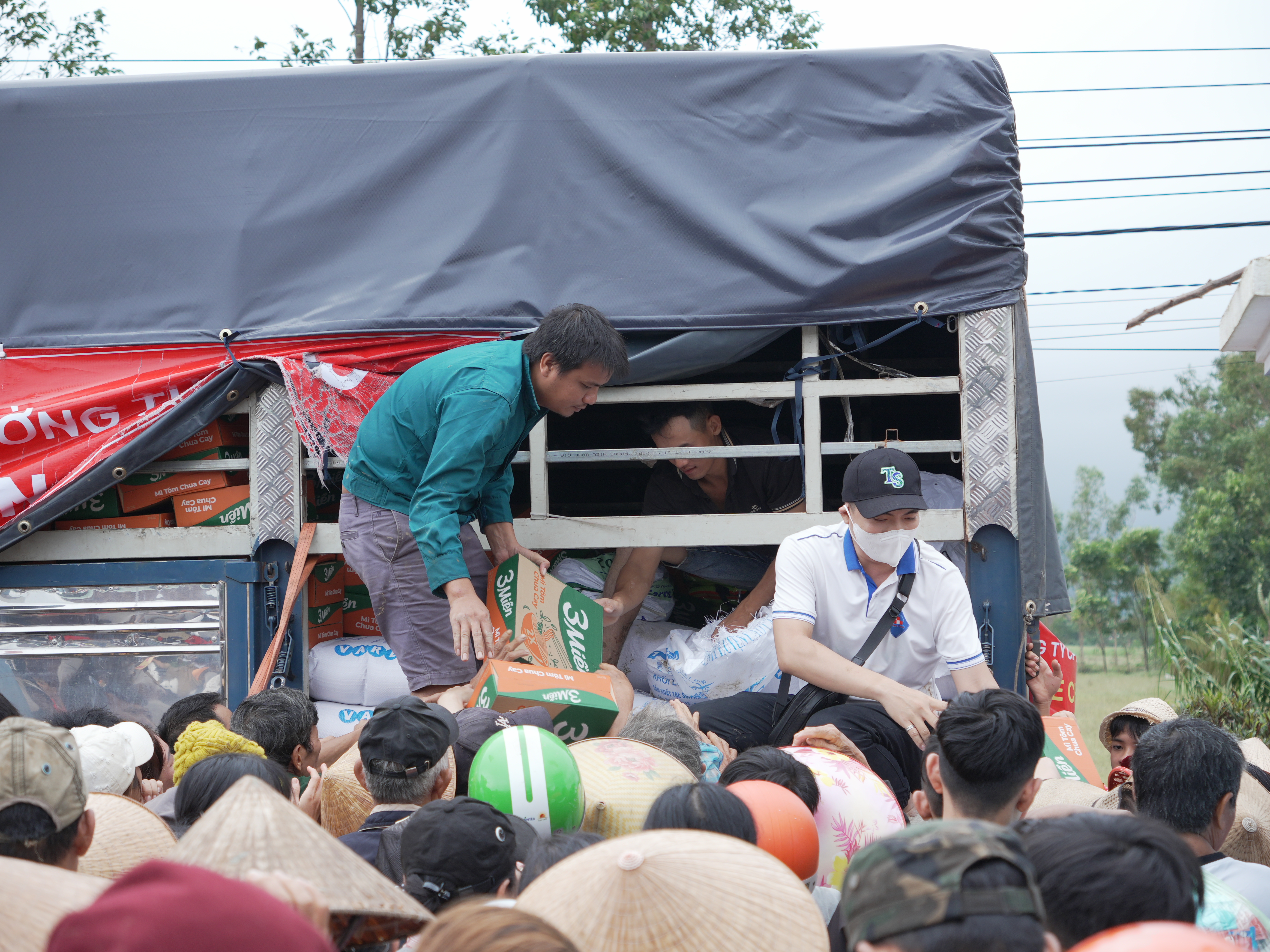 Trường Thịnh hướng về miền Trung - Lan toả hành động thiết thực vì cộng đồng